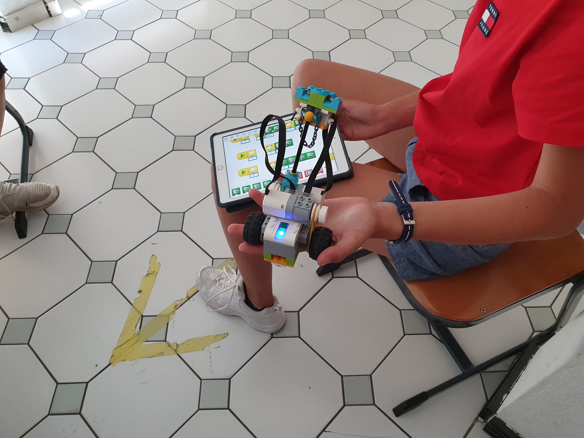 Jouons aux robots LEGO